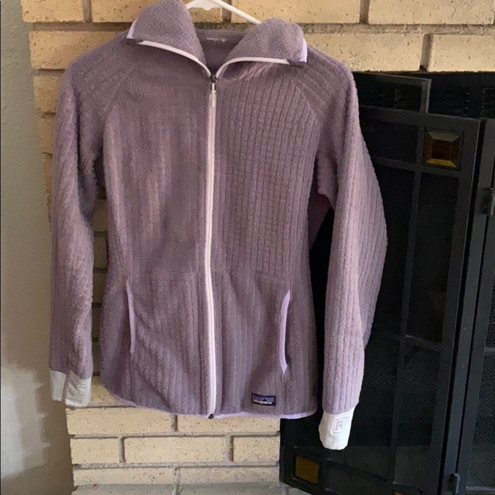 Lavender patagonia sweatshirt